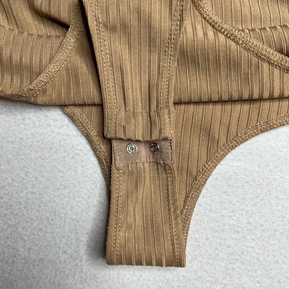 GUESS One Piece Open Shoulder Light Brown Body Suit Size‎ M super cute - Picture 2 of 10